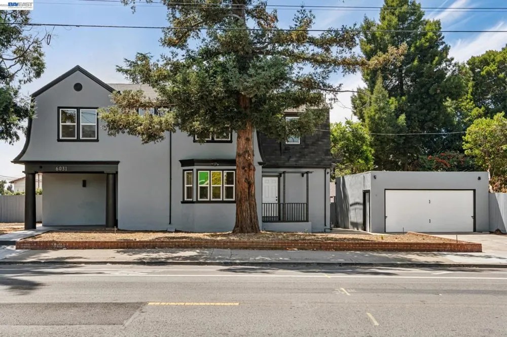 6031 Camden St Oakland, CA 94605