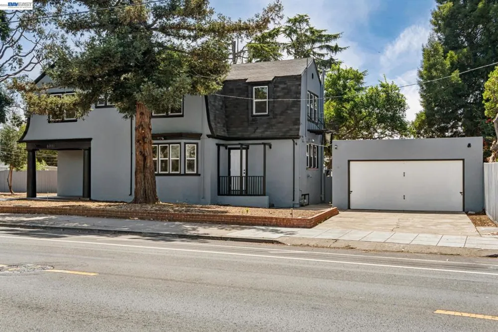6031 Camden St Oakland, CA 94605