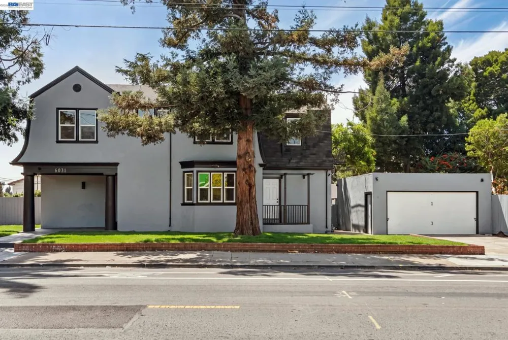 6031 Camden St Oakland, CA 94605