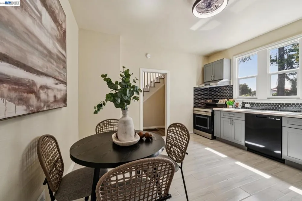 6031 Camden St Oakland, CA 94605