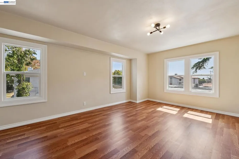 6031 Camden St Oakland, CA 94605