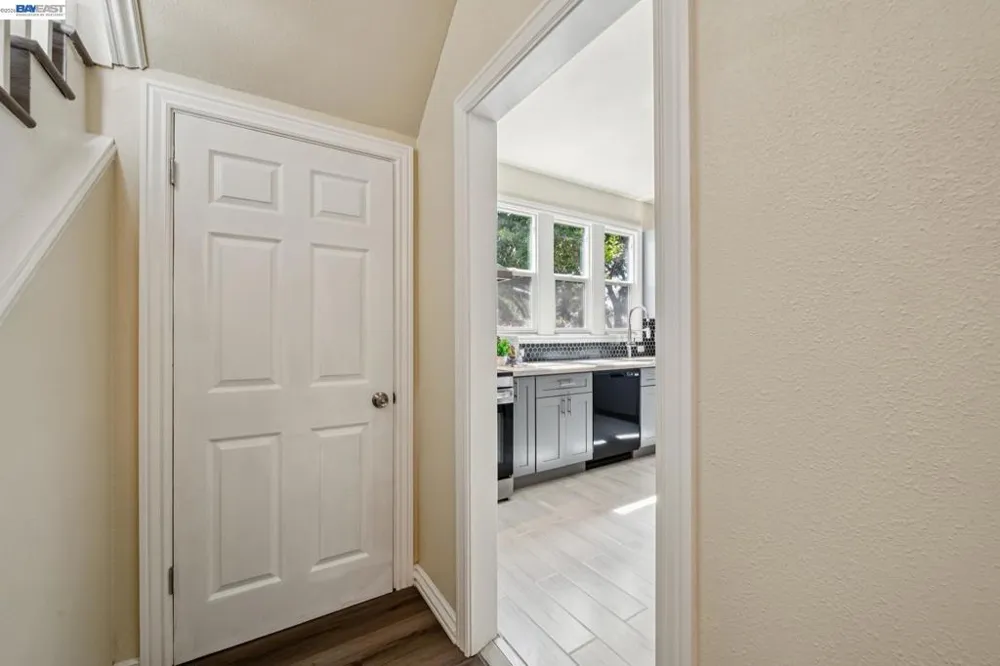 6031 Camden St Oakland, CA 94605