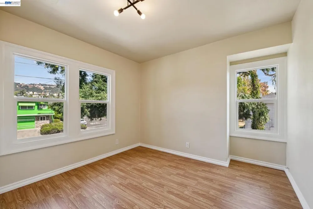 6031 Camden St Oakland, CA 94605