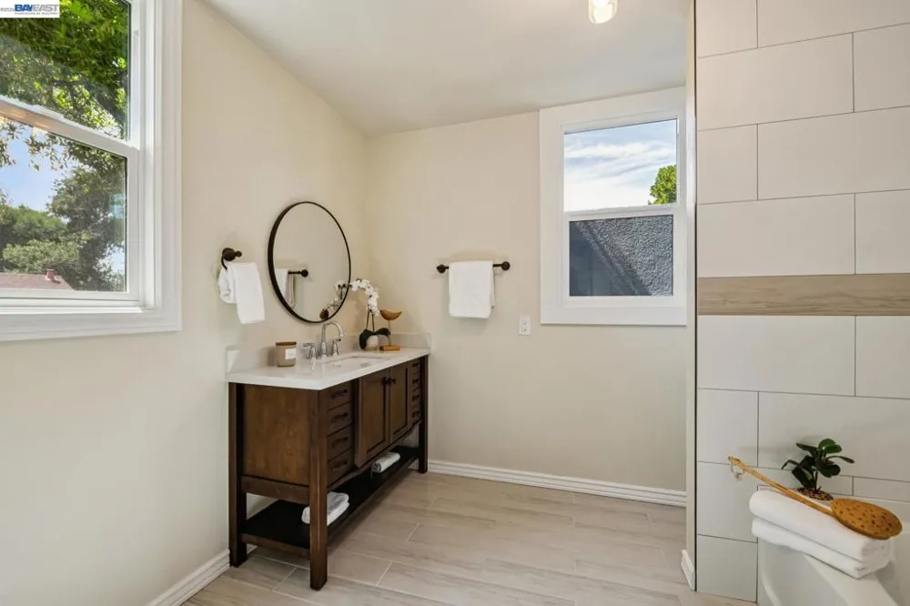 6031 Camden St Oakland, CA 94605