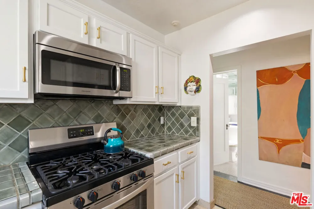 6680 Drexel Avenue Los Angeles, CA 90048