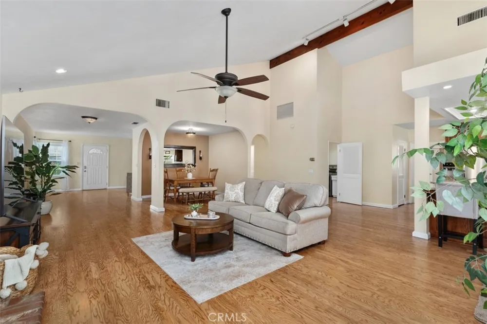 329 Locust Brea, CA 92821