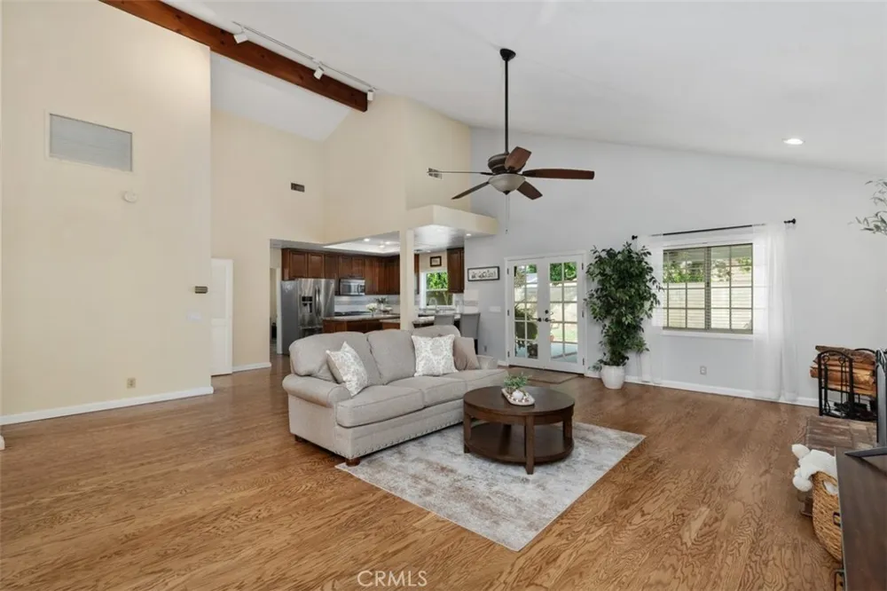 329 Locust Brea, CA 92821