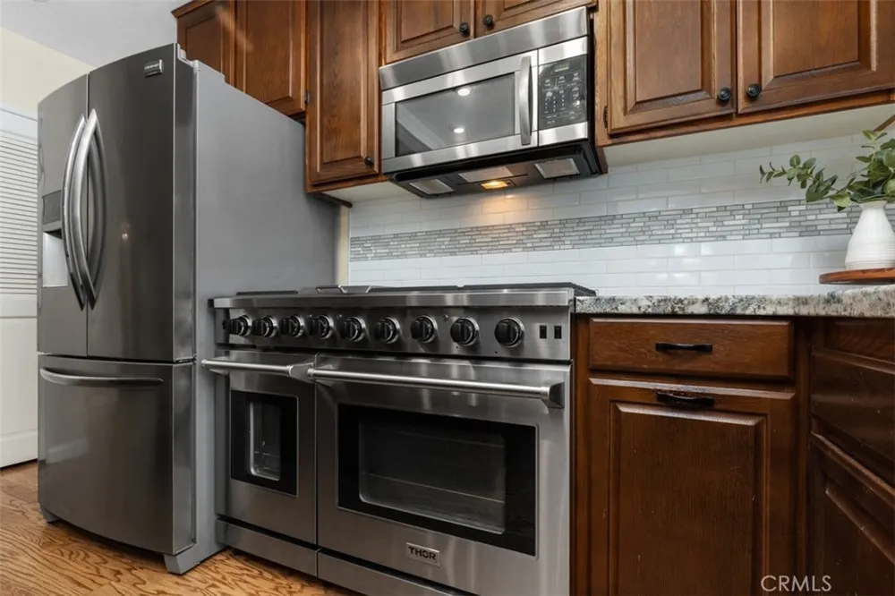 329 Locust Brea, CA 92821