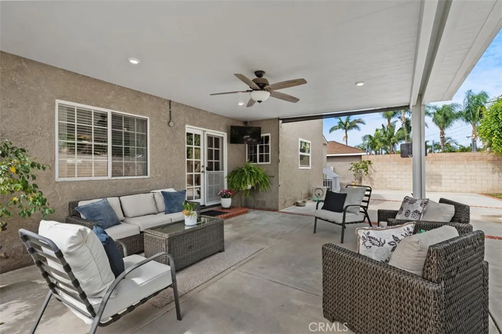 329 Locust Brea, CA 92821