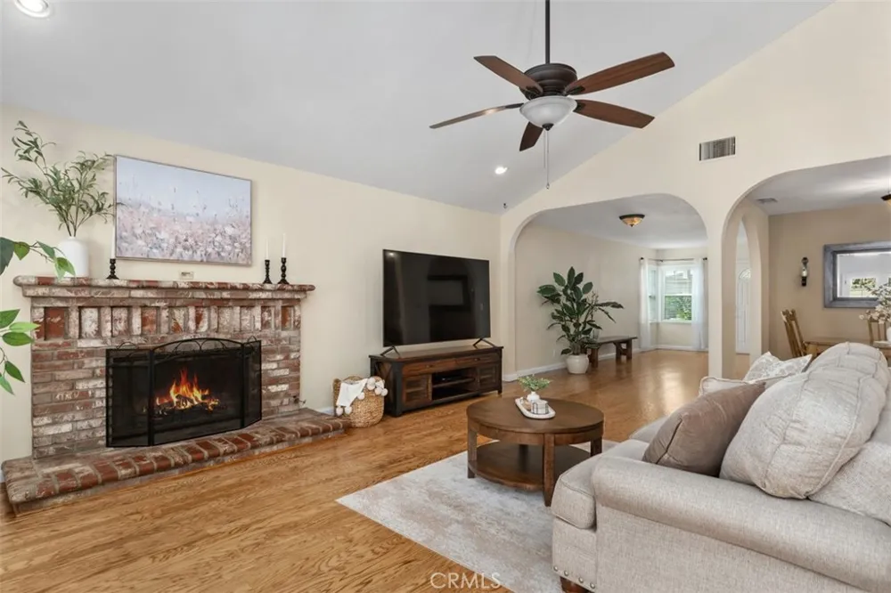 329 Locust Brea, CA 92821