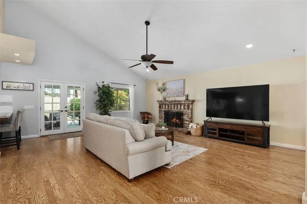 329 Locust Brea, CA 92821