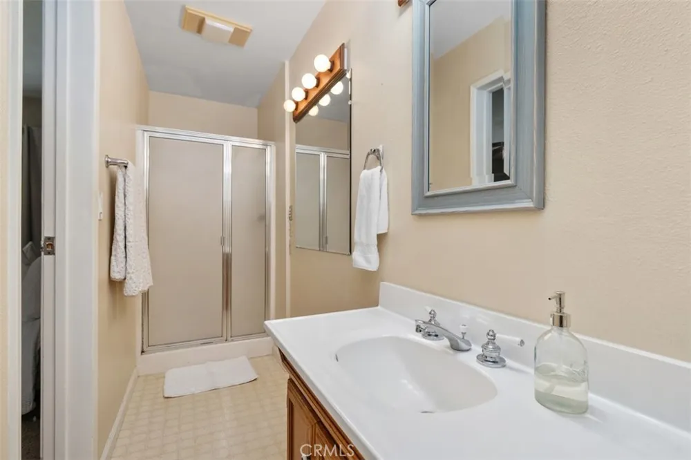 329 Locust Brea, CA 92821