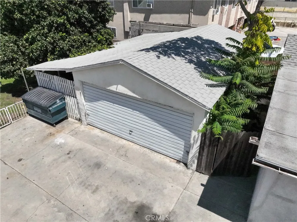 9329 Rose Bellflower, CA 90706
