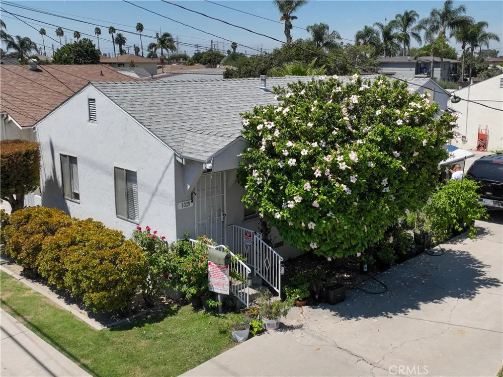 9329 Rose Bellflower, CA 90706