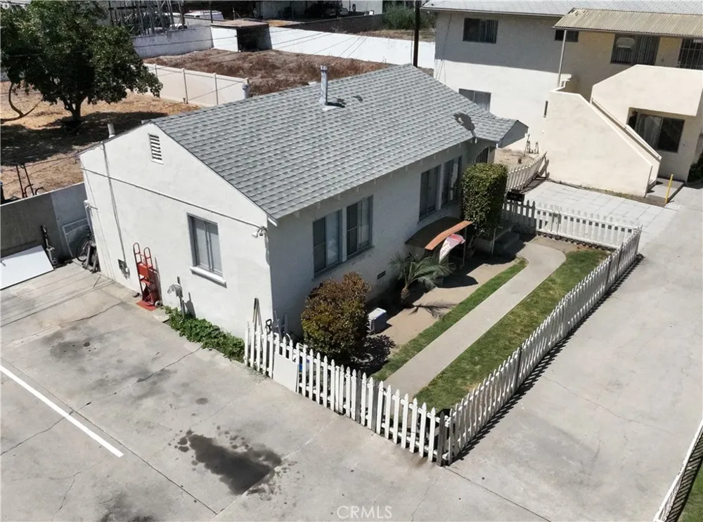 9329 Rose Bellflower, CA 90706