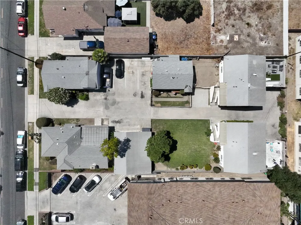 9329 Rose Bellflower, CA 90706
