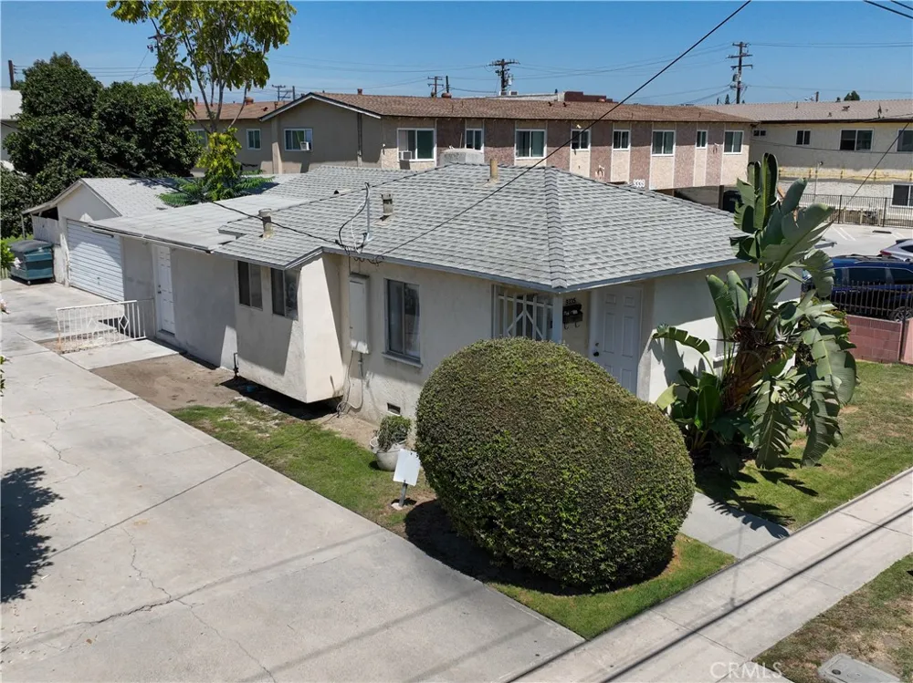 9329 Rose Bellflower, CA 90706