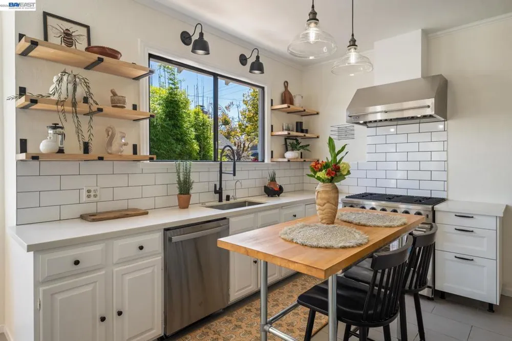 3257 Central Ave Alameda, CA 94501