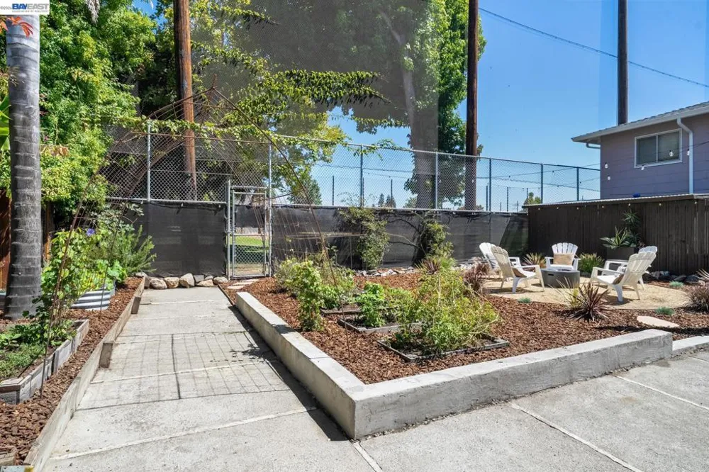 3257 Central Ave Alameda, CA 94501