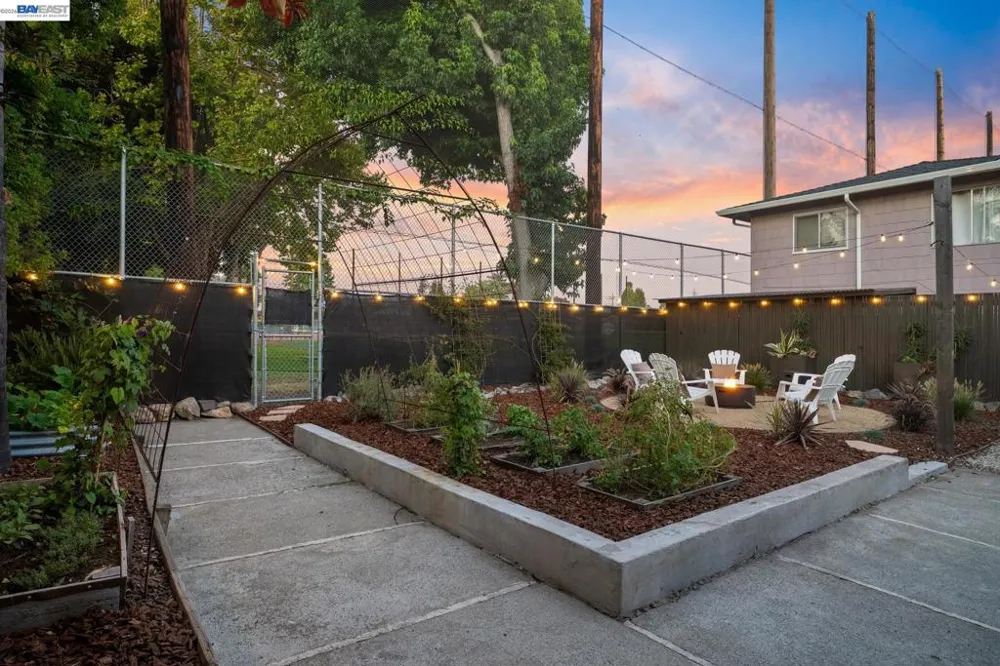 3257 Central Ave Alameda, CA 94501