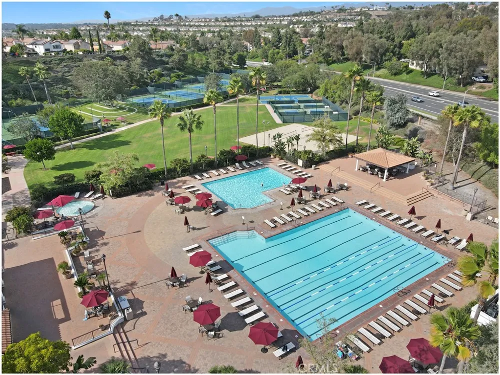 28582 Las Arubas Laguna Niguel, CA 92677