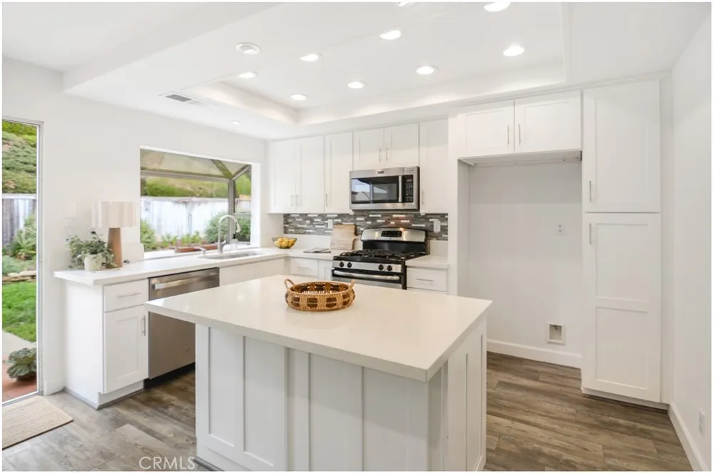 28582 Las Arubas Laguna Niguel, CA 92677