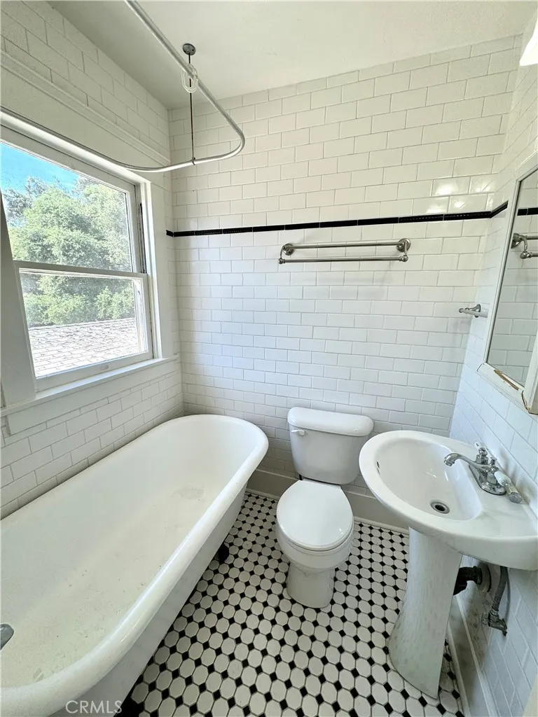 150 W 9th #1 Claremont, CA 91711