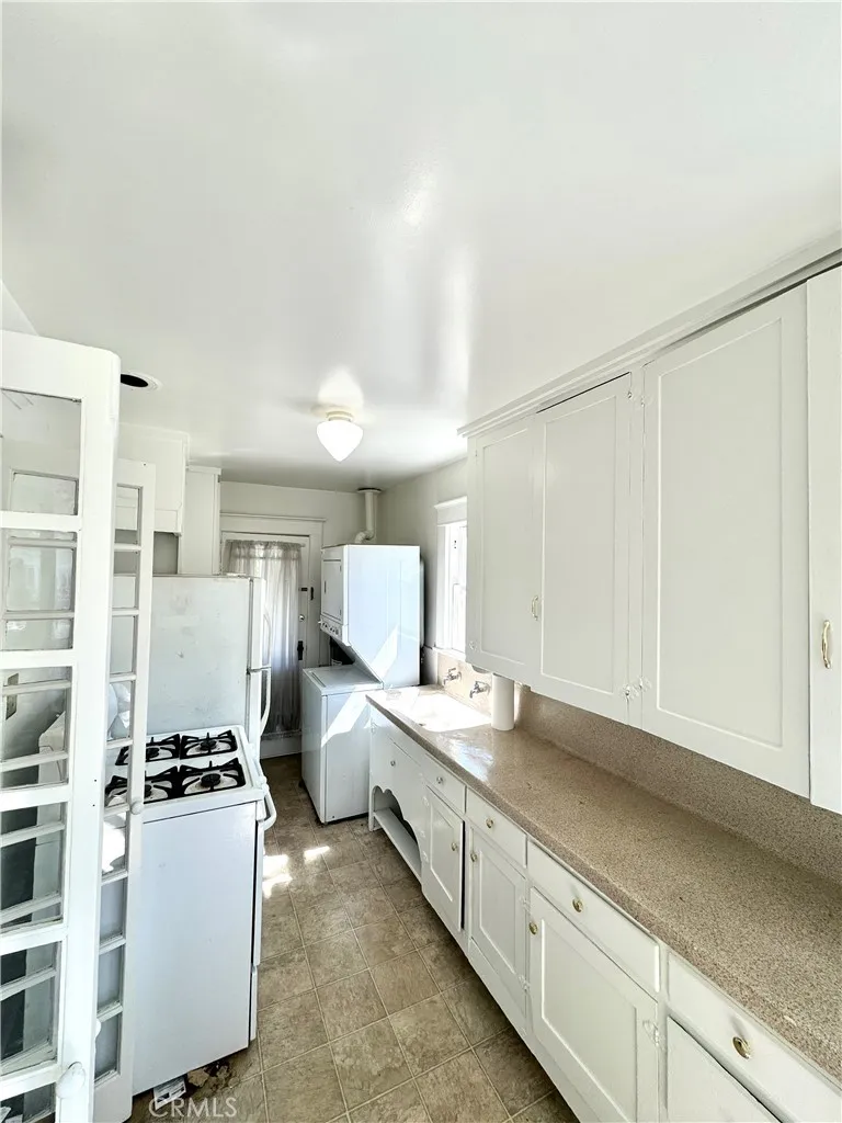 150 W 9th #1 Claremont, CA 91711