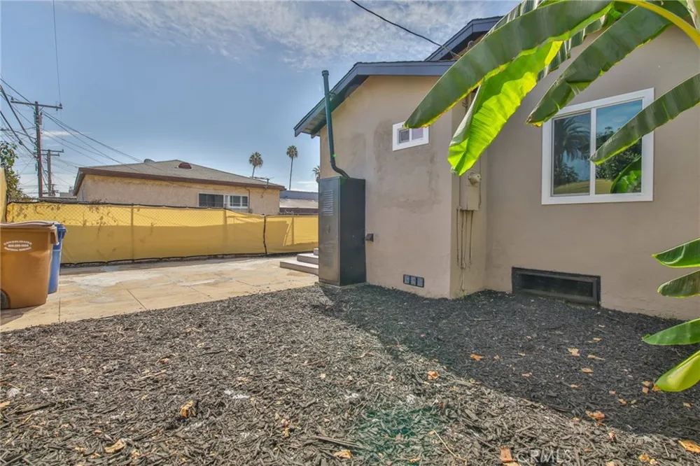 1433 W 96th Los Angeles, CA 90047