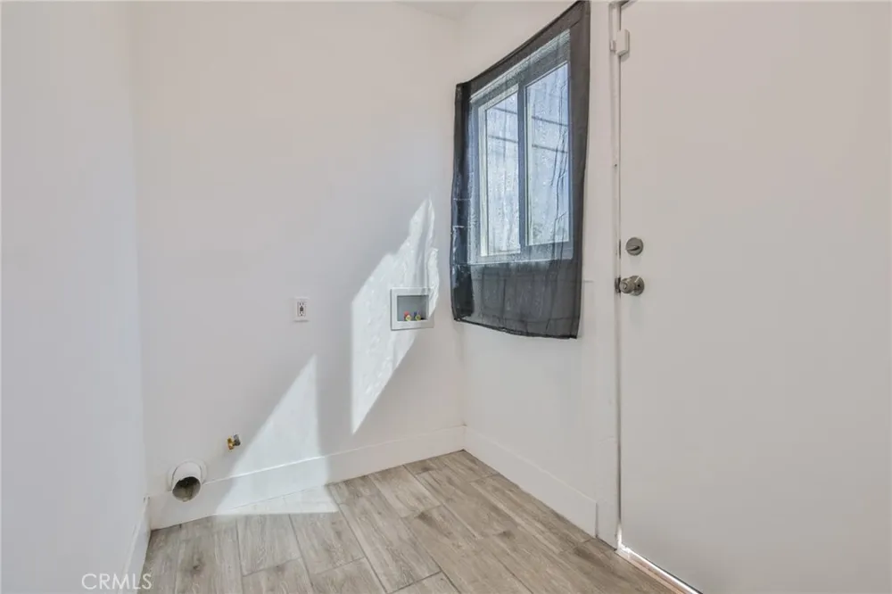 1433 W 96th Los Angeles, CA 90047