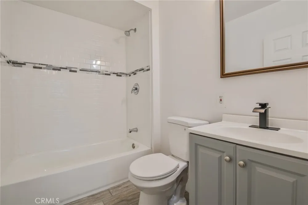 1433 W 96th Los Angeles, CA 90047