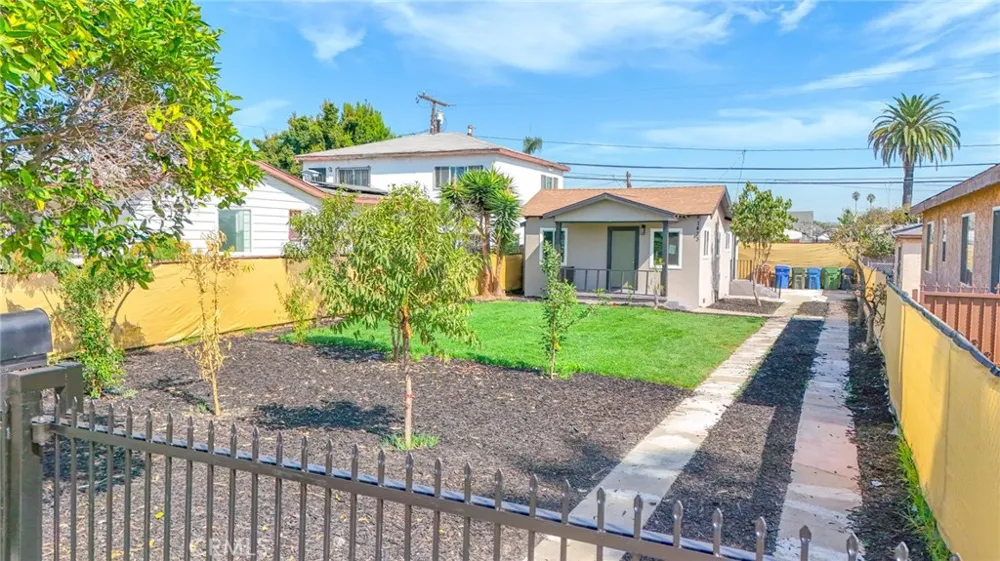1433 W 96th Los Angeles, CA 90047