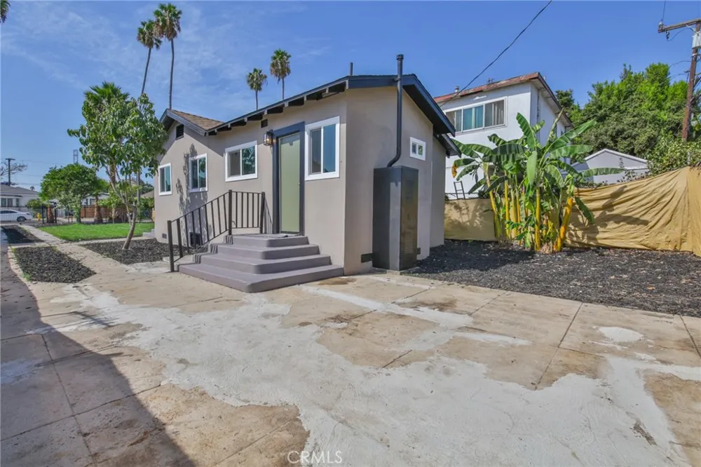 1433 W 96th Los Angeles, CA 90047