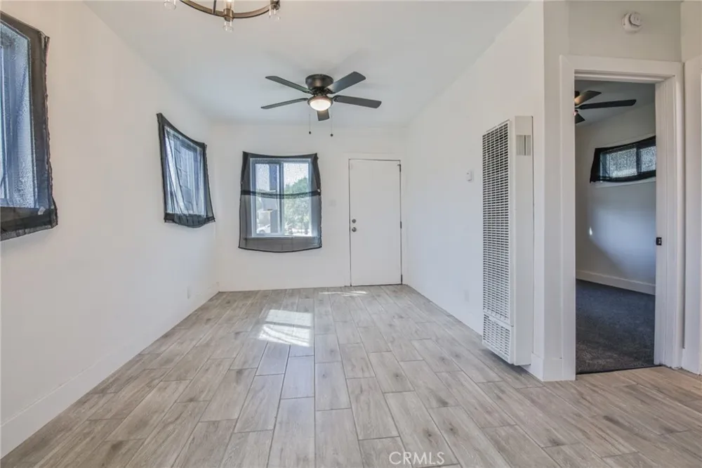 1433 W 96th Los Angeles, CA 90047