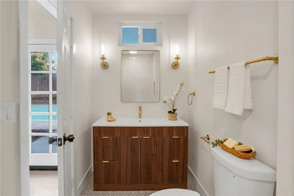 1235 Cedar Redlands, CA 92373