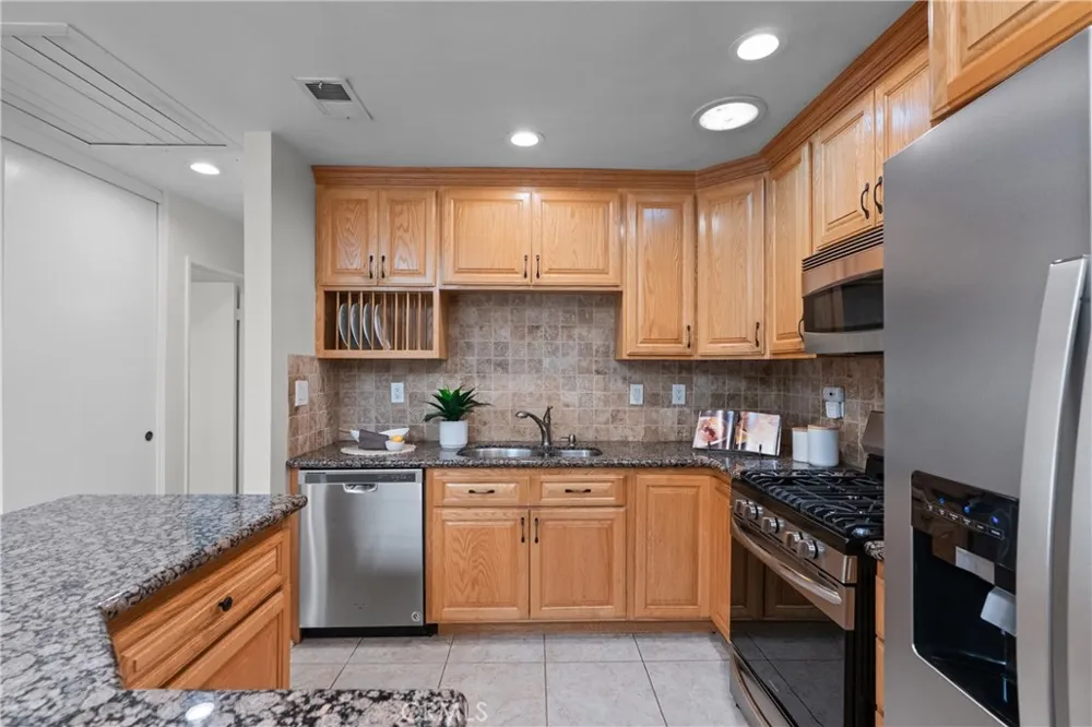 26093 Viento Court Valencia, CA 91355