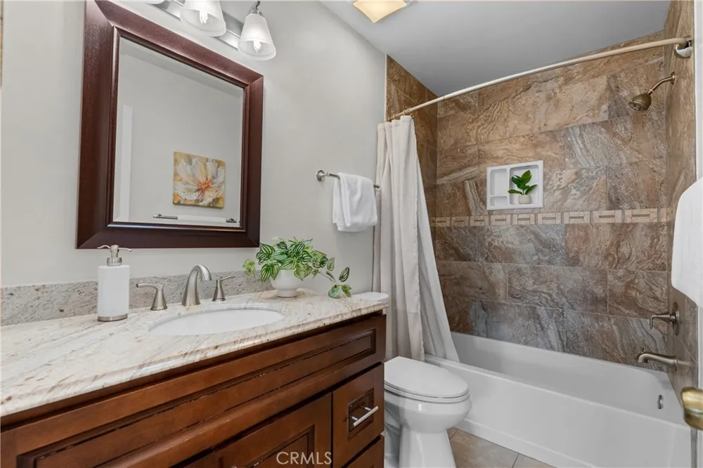 26093 Viento Court Valencia, CA 91355