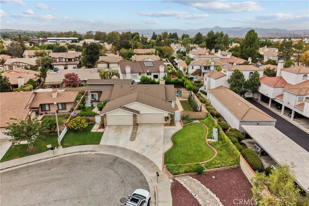 26093 Viento Court Valencia, CA 91355