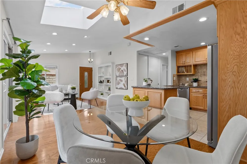 26093 Viento Court Valencia, CA 91355