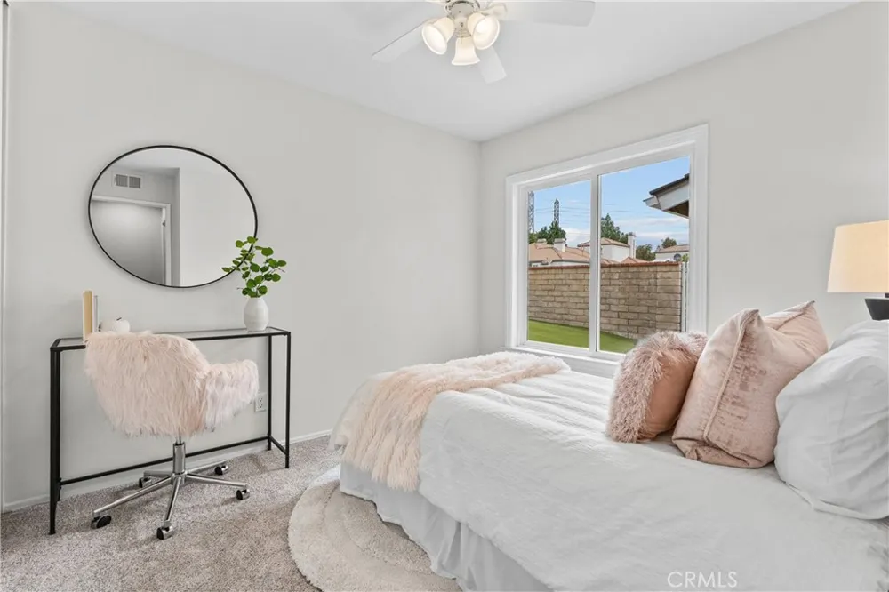 26093 Viento Court Valencia, CA 91355