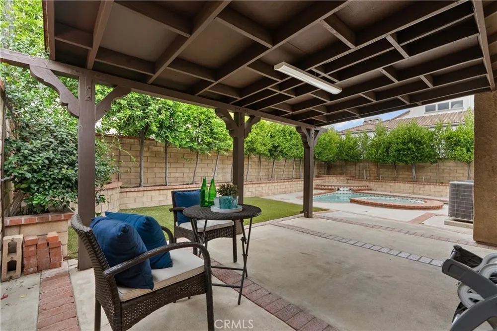 26093 Viento Court Valencia, CA 91355