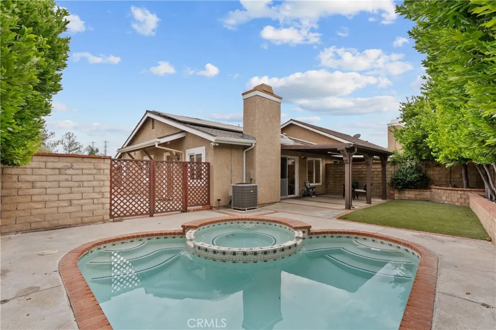 26093 Viento Court Valencia, CA 91355
