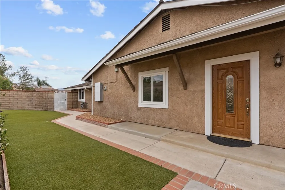26093 Viento Court Valencia, CA 91355