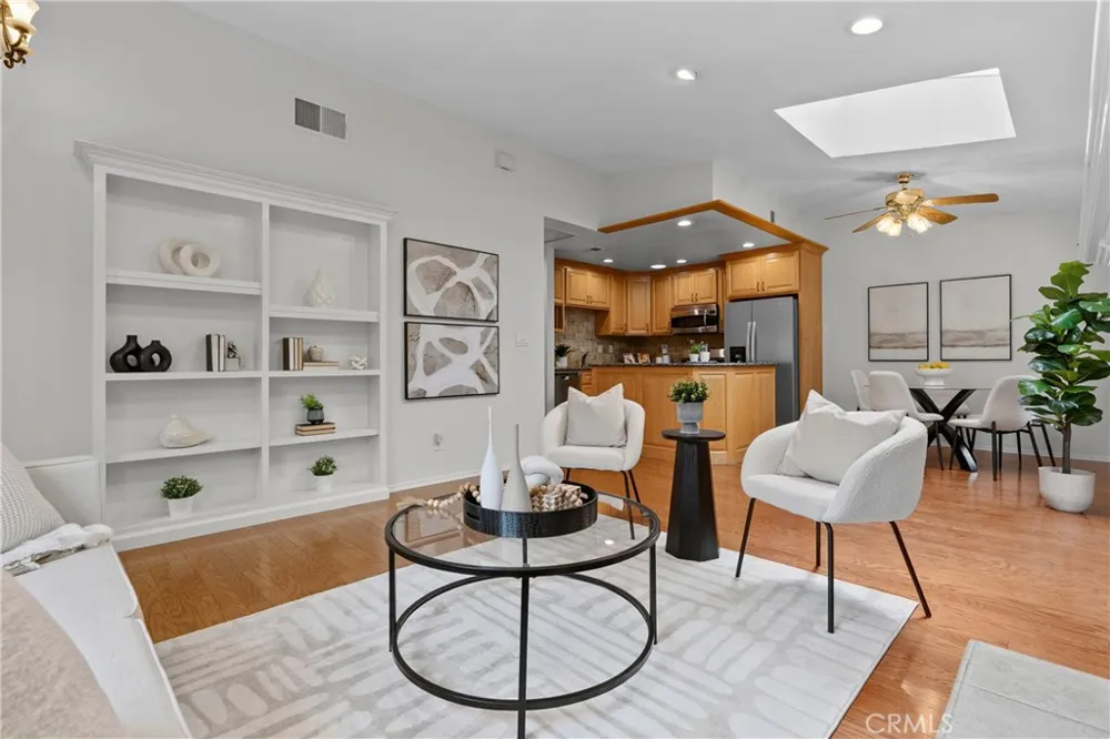 26093 Viento Court Valencia, CA 91355