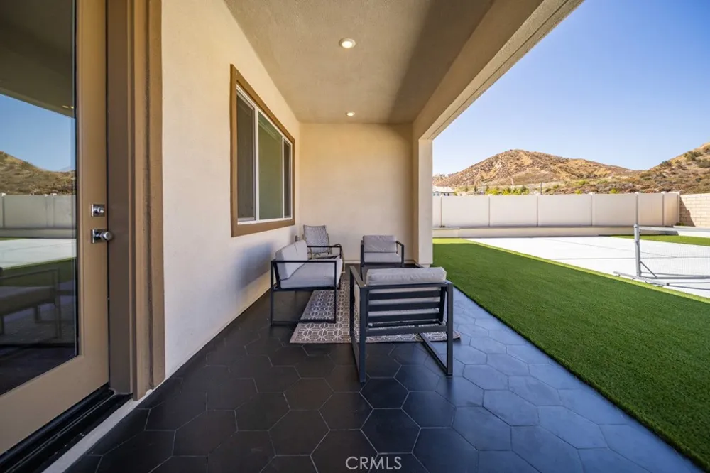 29566 Camino Azar Valencia, CA 91354
