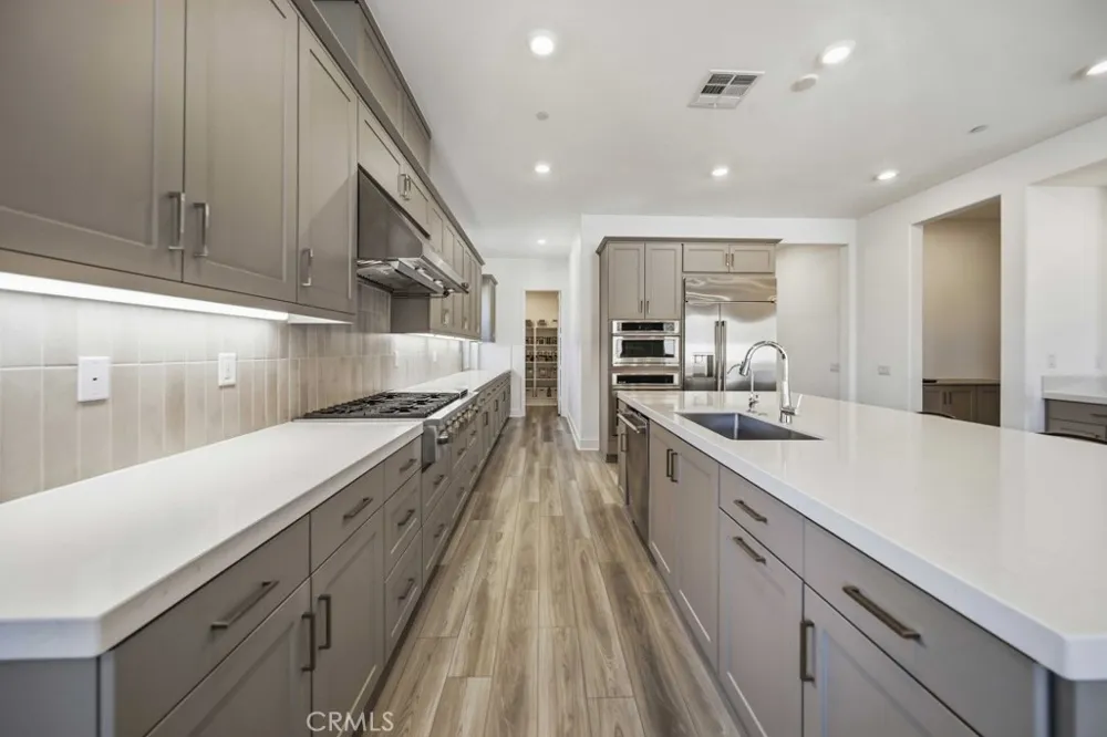 29566 Camino Azar Valencia, CA 91354