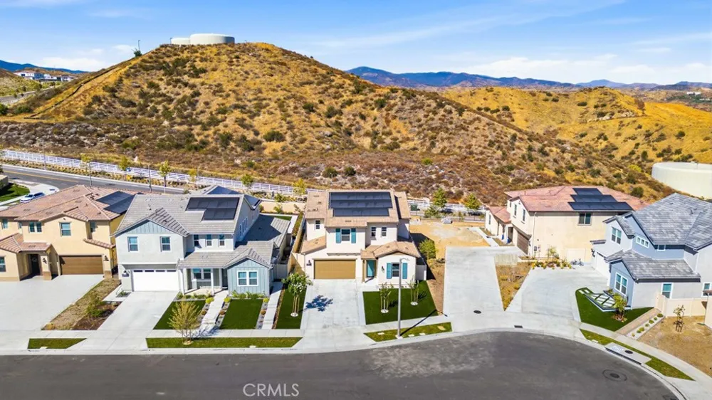 29566 Camino Azar Valencia, CA 91354
