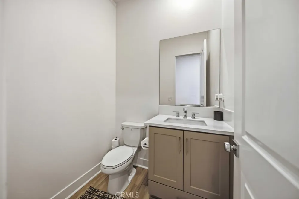 29566 Camino Azar Valencia, CA 91354