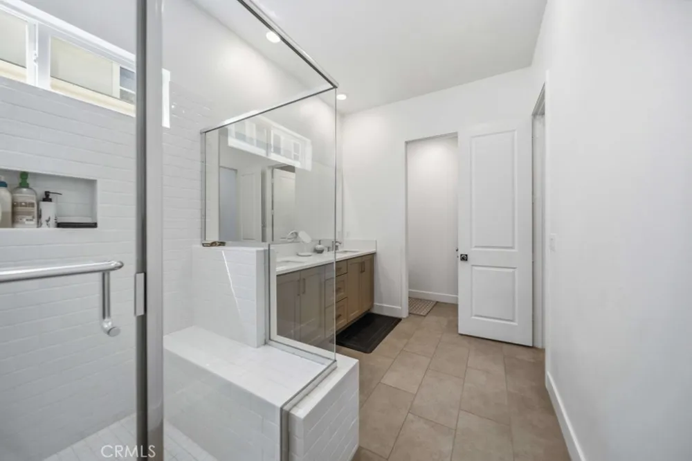 29566 Camino Azar Valencia, CA 91354
