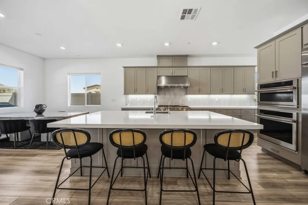 29566 Camino Azar Valencia, CA 91354